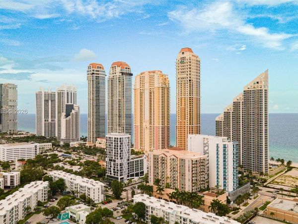 210 174th St , Unit 312, Sunny Isles Beach, FL 33160
