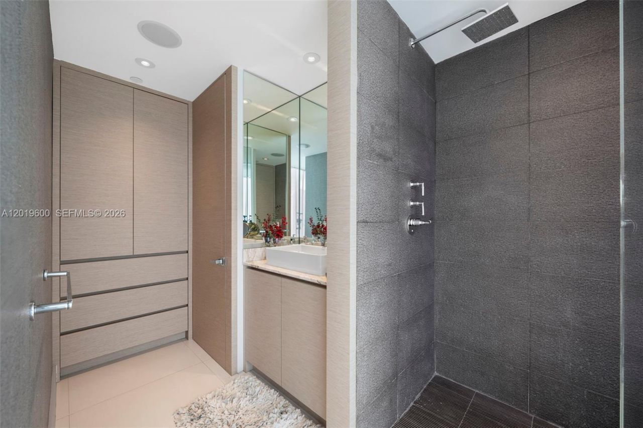 1040 Biscayne Blvd , Unit 4607, Miami, FL 33132 Photo