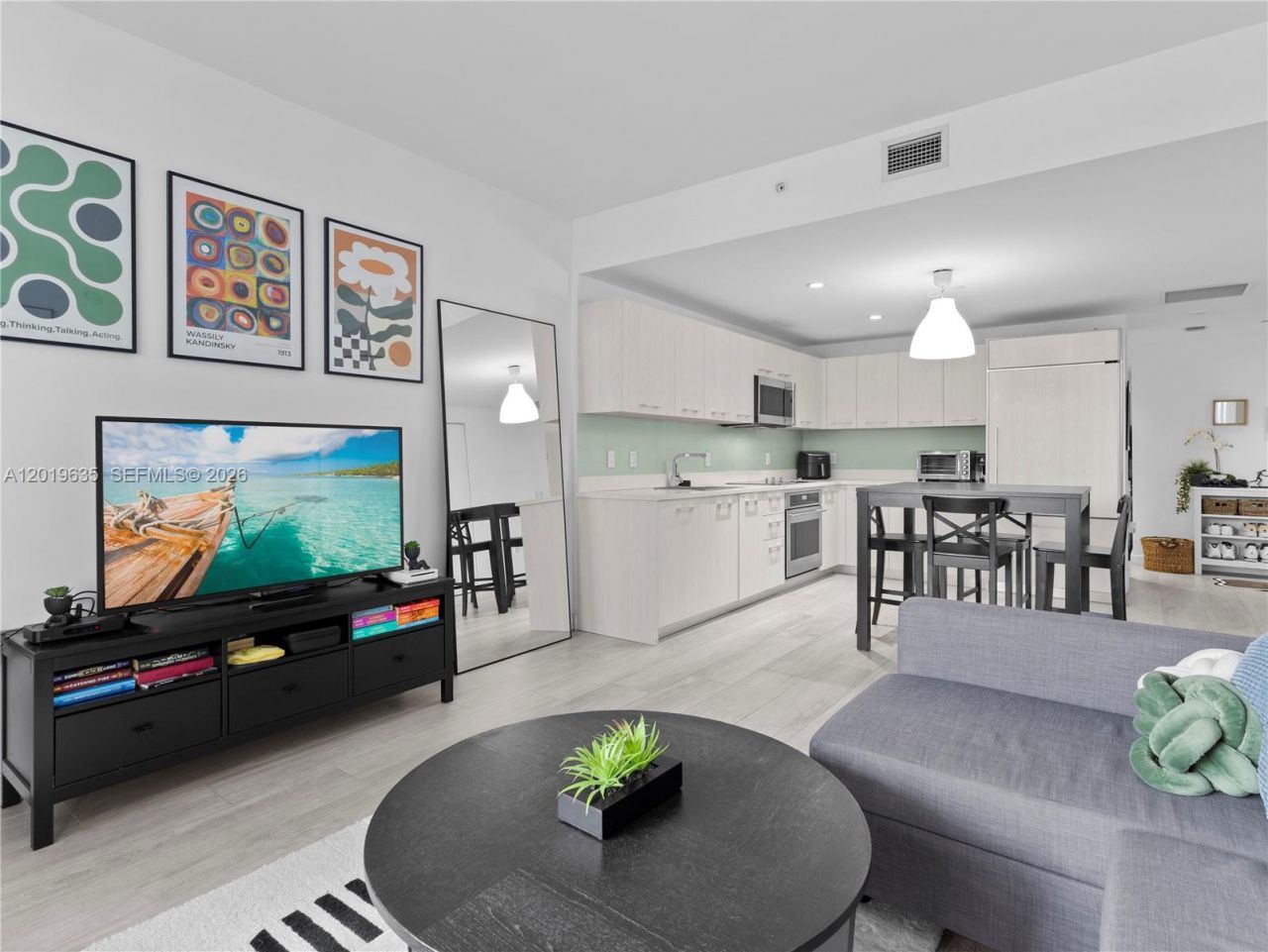 55 SW 9th St , Unit 1810, Miami, FL 33130 Photo