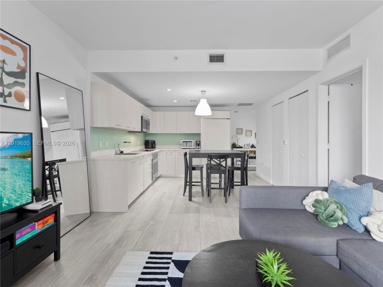 55 SW 9th St , Unit 1810, Miami, FL 33130 Photo