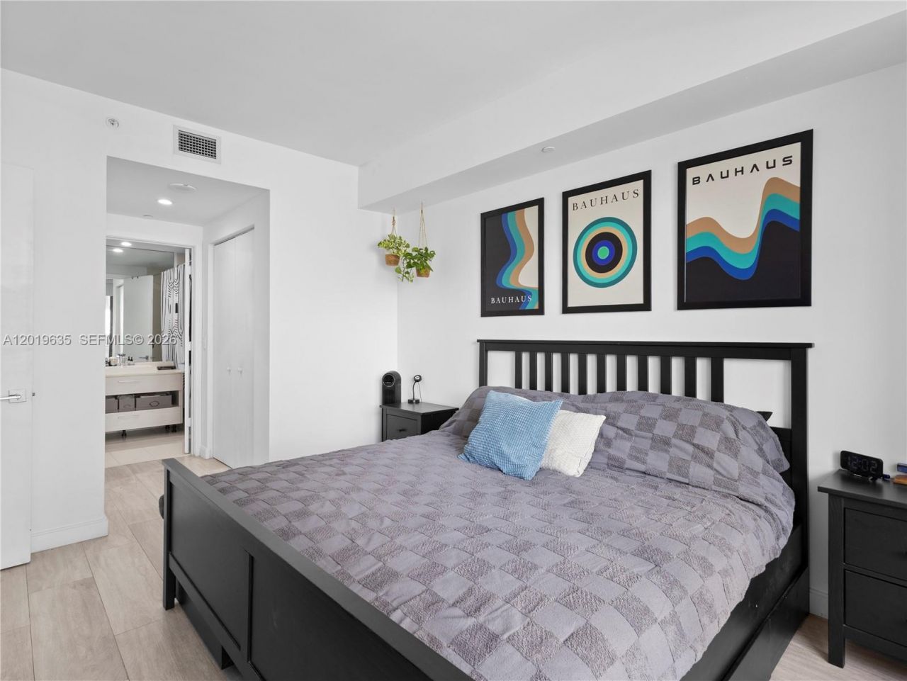 55 SW 9th St , Unit 1810, Miami, FL 33130 Photo