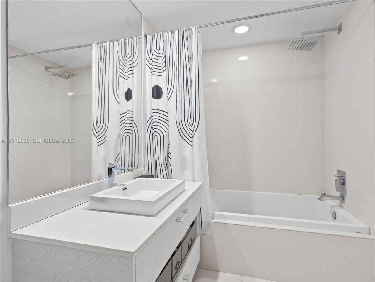 55 SW 9th St , Unit 1810, Miami, FL 33130 Photo