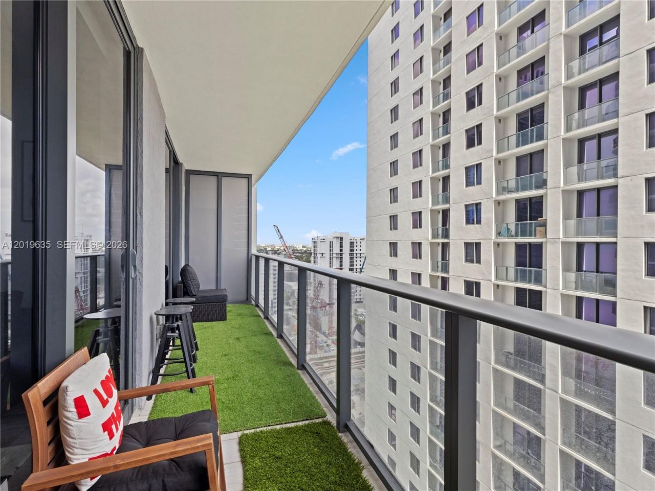 55 SW 9th St , Unit 1810, Miami, FL 33130 Photo