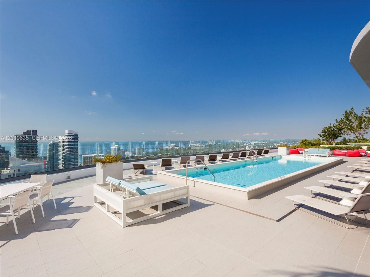 55 SW 9th St , Unit 1810, Miami, FL 33130 Photo