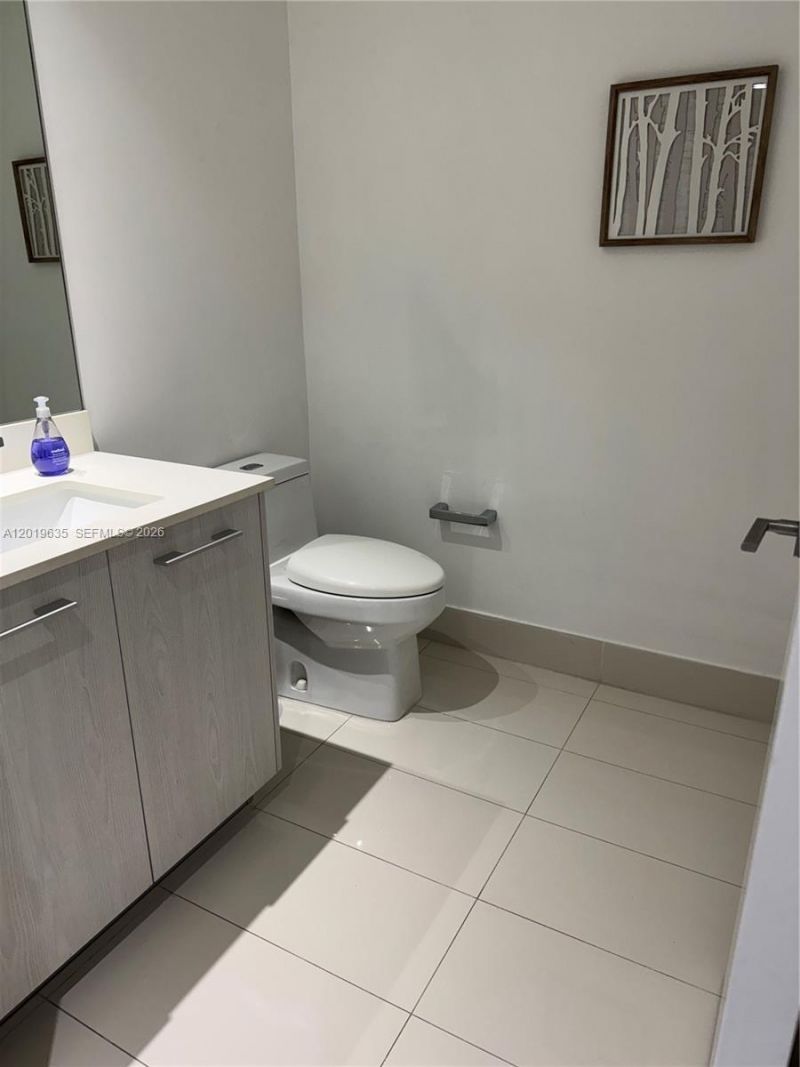 55 SW 9th St , Unit 1810, Miami, FL 33130 Photo