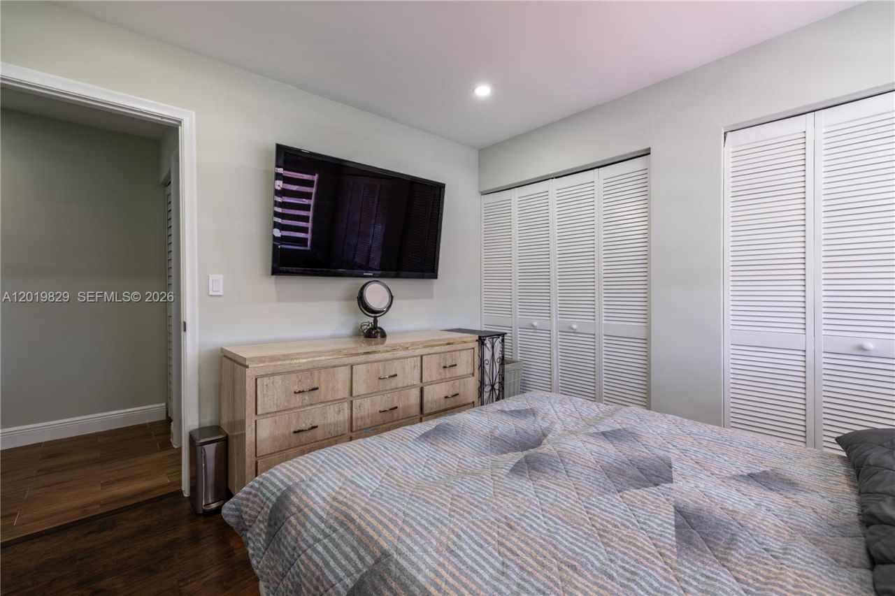 2130 Sherwood Forest Blvd , Unit 13, West Palm Beach, FL 33415 Photo