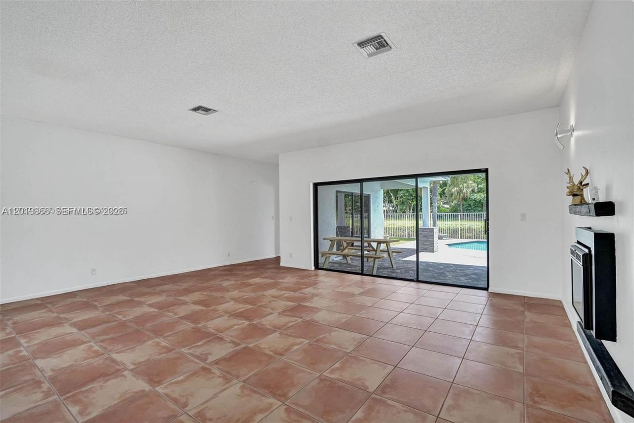 16610 Royal Poinciana Ct, Weston, FL 33326 Photo