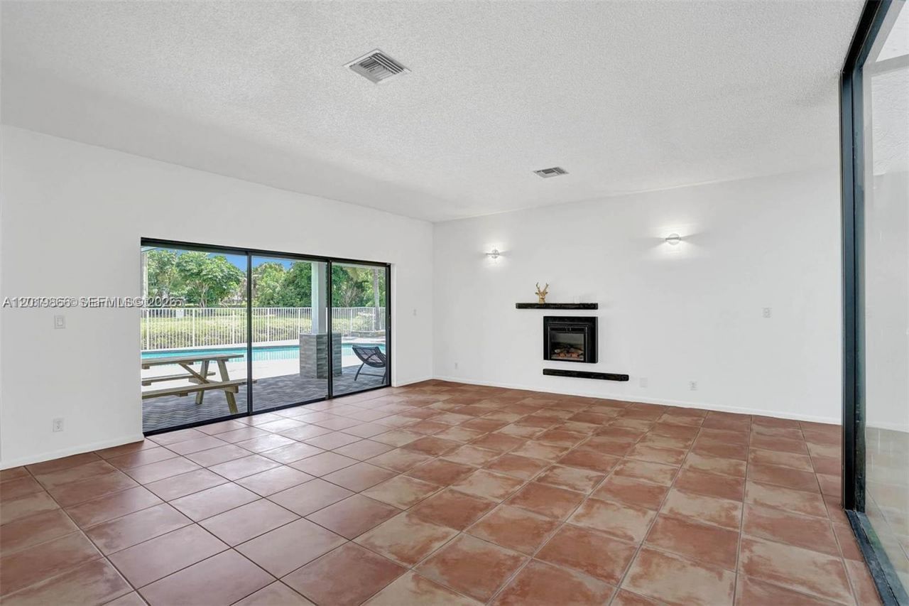16610 Royal Poinciana Ct, Weston, FL 33326 Photo