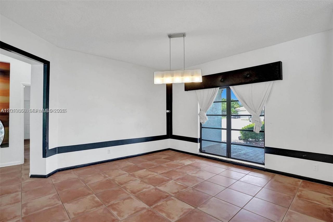 16610 Royal Poinciana Ct, Weston, FL 33326 Photo