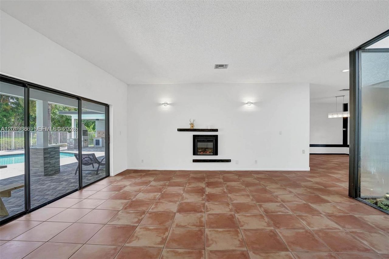 16610 Royal Poinciana Ct, Weston, FL 33326 Photo