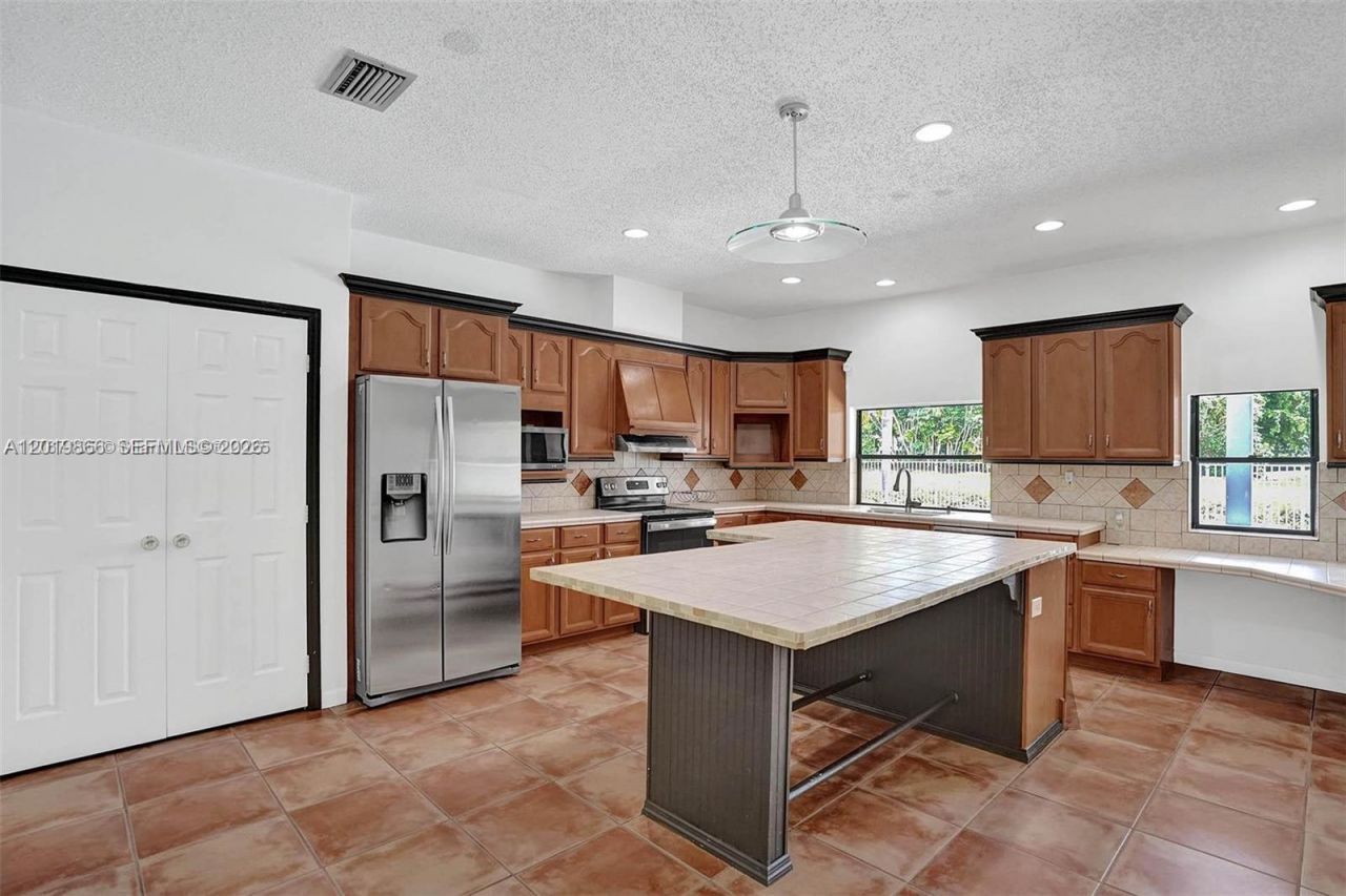 16610 Royal Poinciana Ct, Weston, FL 33326 Photo