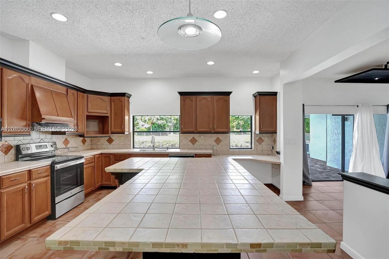 16610 Royal Poinciana Ct, Weston, FL 33326 Photo