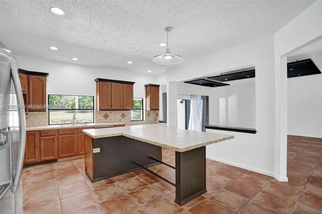 16610 Royal Poinciana Ct, Weston, FL 33326 Photo