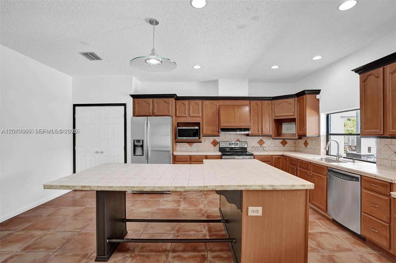 16610 Royal Poinciana Ct, Weston, FL 33326 Photo