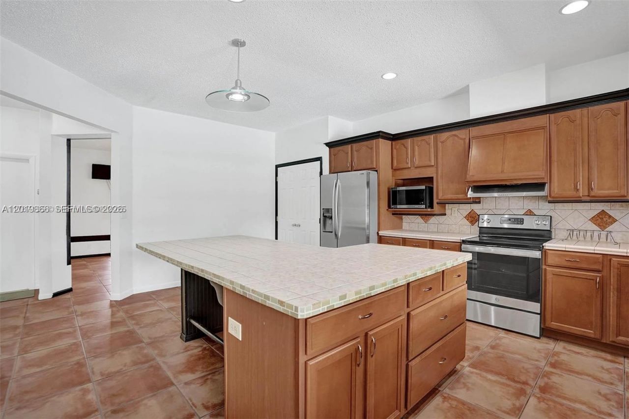 16610 Royal Poinciana Ct, Weston, FL 33326 Photo