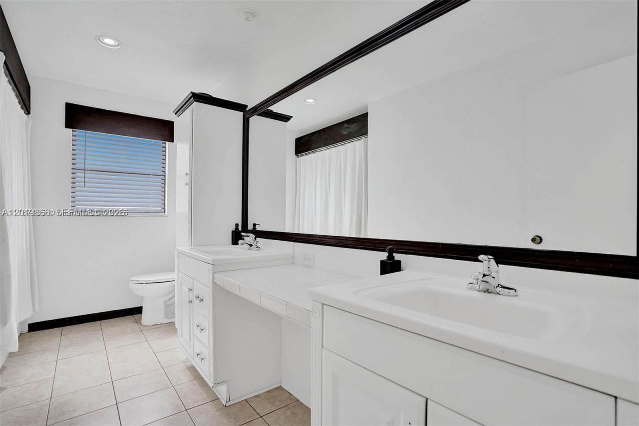 16610 Royal Poinciana Ct, Weston, FL 33326 Photo