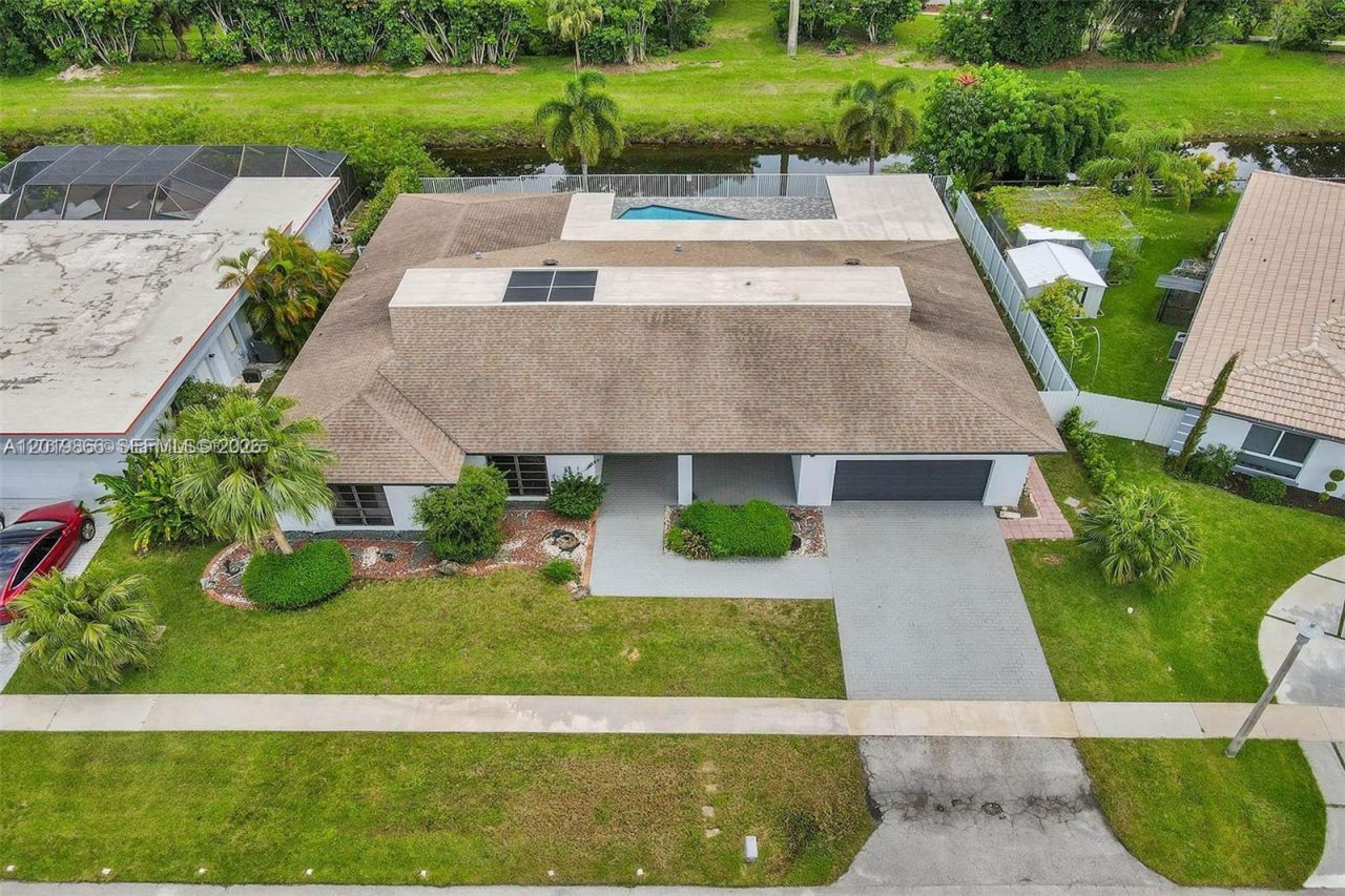 16610 Royal Poinciana Ct, Weston, FL 33326 Photo