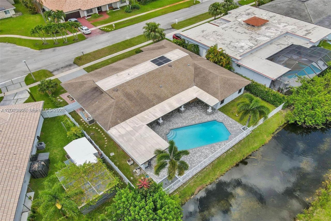 16610 Royal Poinciana Ct, Weston, FL 33326 Photo