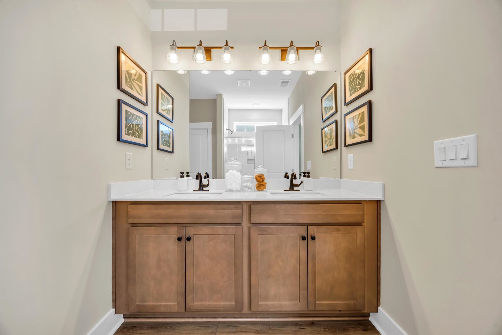 459 Joseph St Photo 29