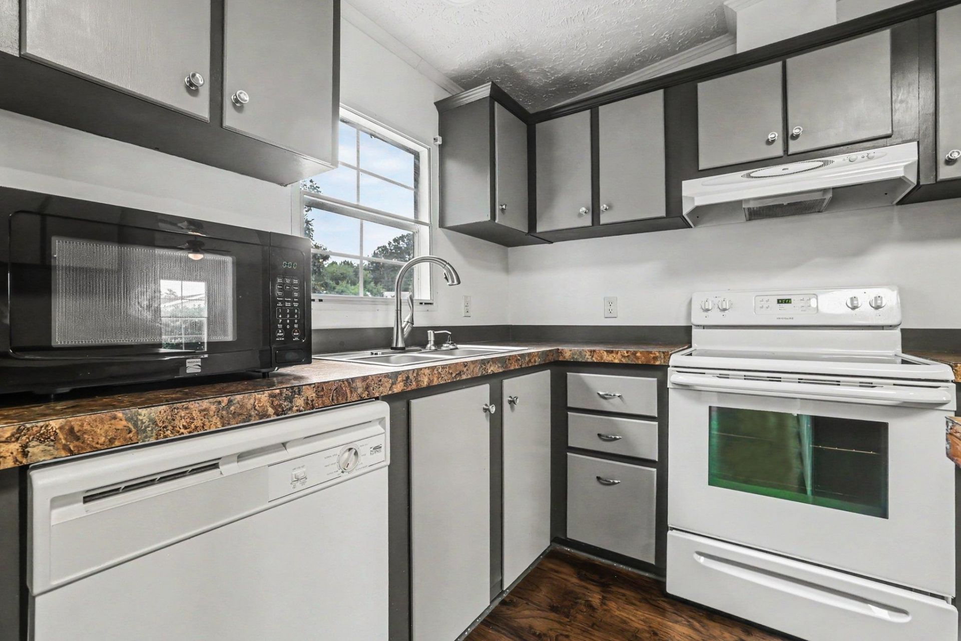 101 Cheston Ct.  Photo 10