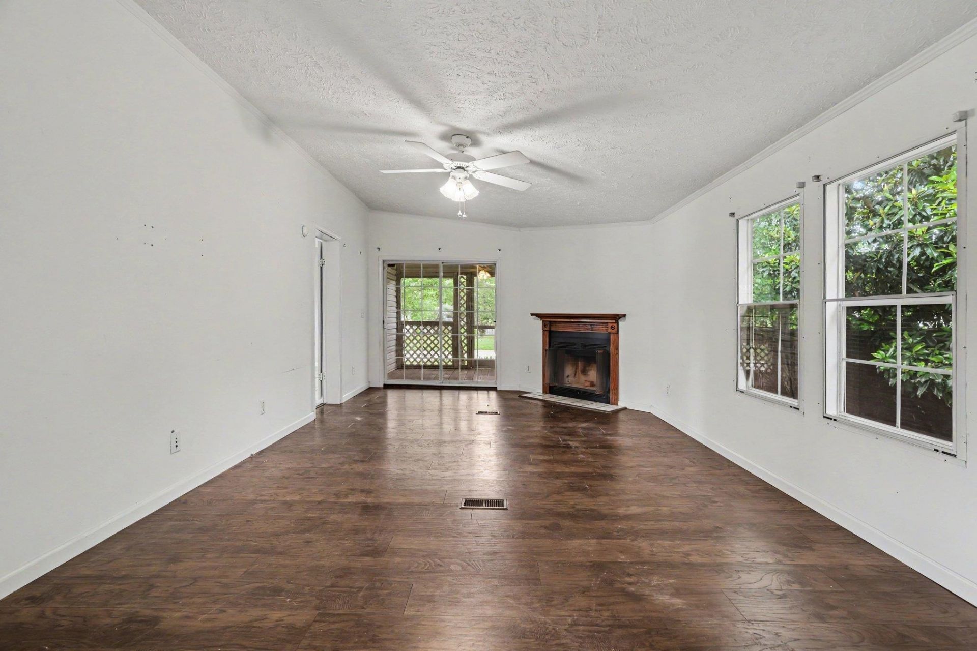 101 Cheston Ct.  Photo 5