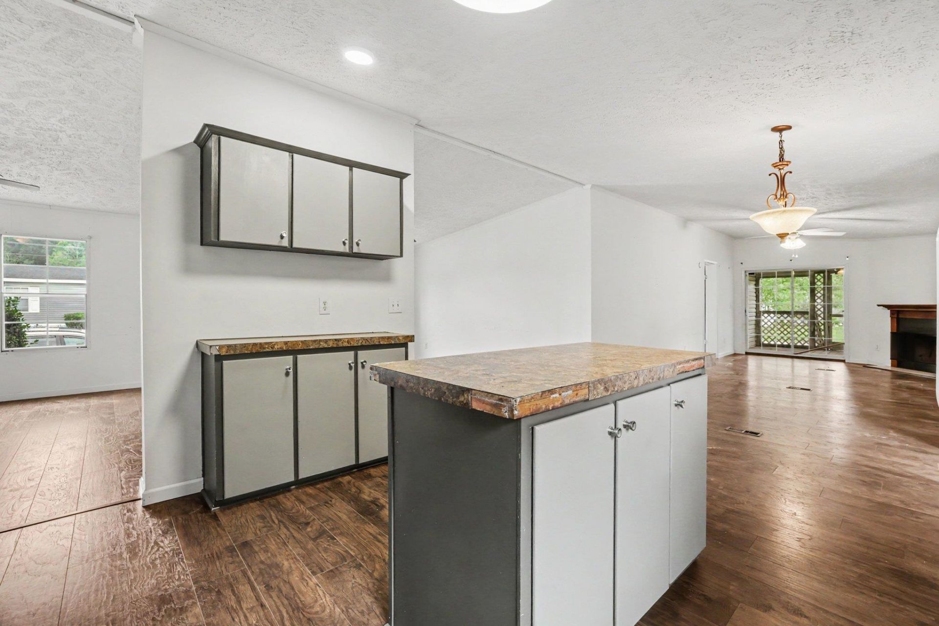 101 Cheston Ct.  Photo 9