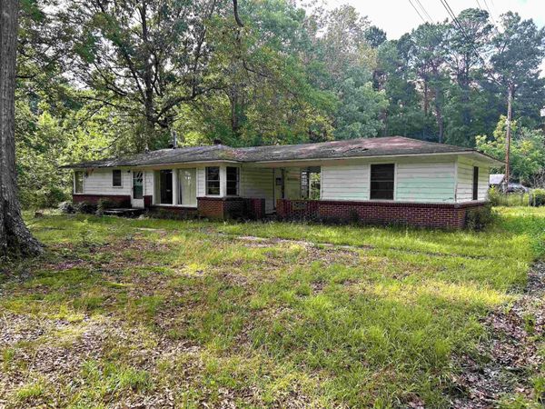 4174 Central Road , Gurdon, AR 71743