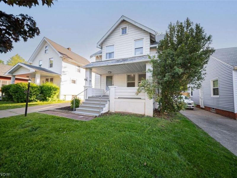 1524 E 221st Street, Euclid, OH 44117 Photo 2
