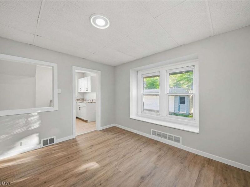 1524 E 221st Street, Euclid, OH 44117 Photo 7