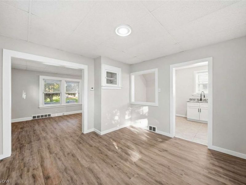 1524 E 221st Street, Euclid, OH 44117 Photo 8