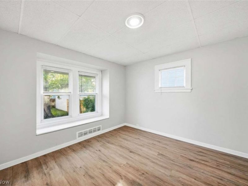 1524 E 221st Street, Euclid, OH 44117 Photo 9