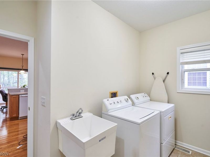 1096 Venice Court, Macedonia, OH 44056 Photo 3