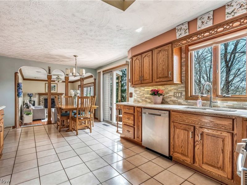 3680 Timber Lake Street NW, Uniontown, OH 44685 Photo 6