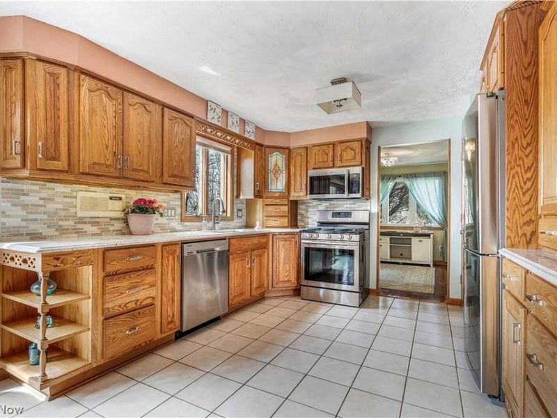 3680 Timber Lake Street NW, Uniontown, OH 44685 Photo 8
