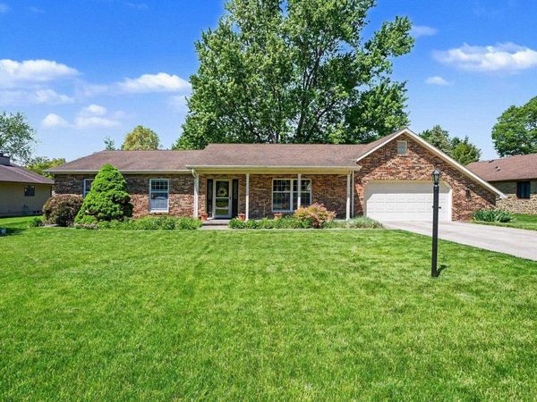 745 Heritage Lane, Warsaw, IN 46582