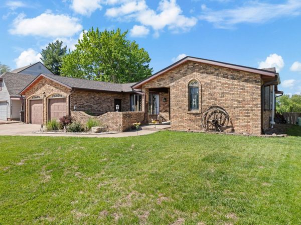 1705 85th Avenue W, Rock Island, IL 61201