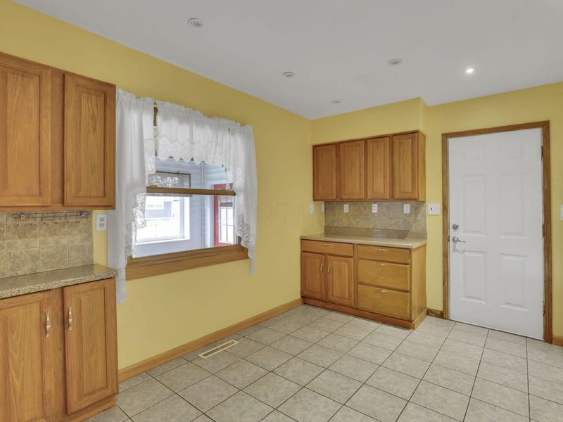 3784 E Deshler Avenue , Columbus, OH 43227 Photo 5