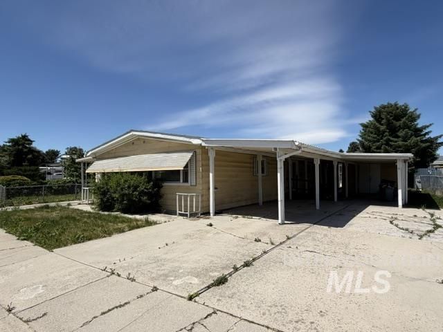 19 S Rose Cir, Meridian, ID 83642 Main Photo