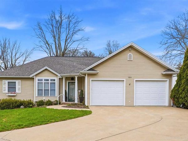 1014 E Jefferson St, Washington, IA 52353