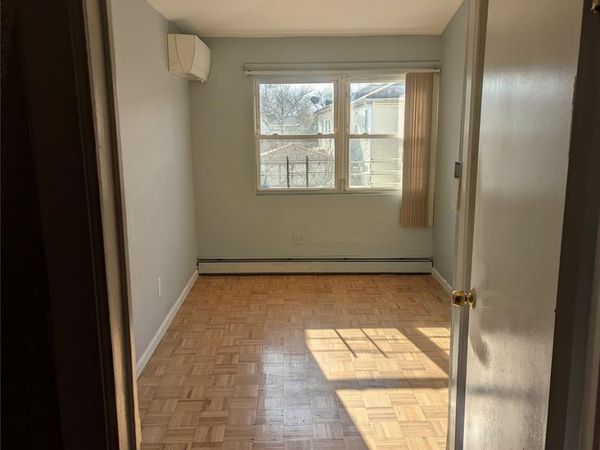 10506 Pinegrove Street , Unit 2nd fl, Jamaica, NY 11435