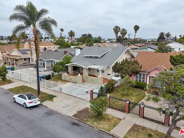 136 N Serrano Avenue, Los Angeles, CA 90004