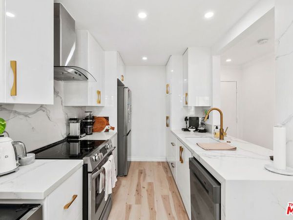 1222 N Olive Drive, Unit 201, West Hollywood, CA 90069