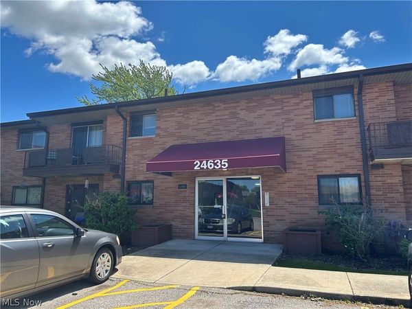 24635 Clareshire Drive , Unit 203, North Olmsted, OH 44070