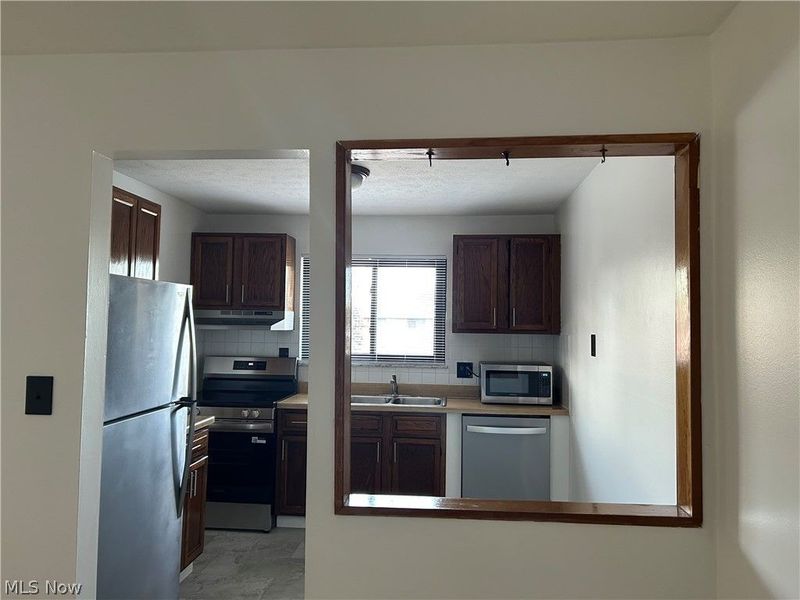 24635 Clareshire Drive, Unit 203, North Olmsted, OH 44070 Photo 3