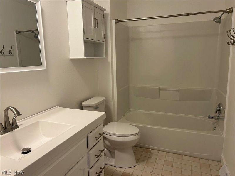 24635 Clareshire Drive, Unit 203, North Olmsted, OH 44070 Photo 8