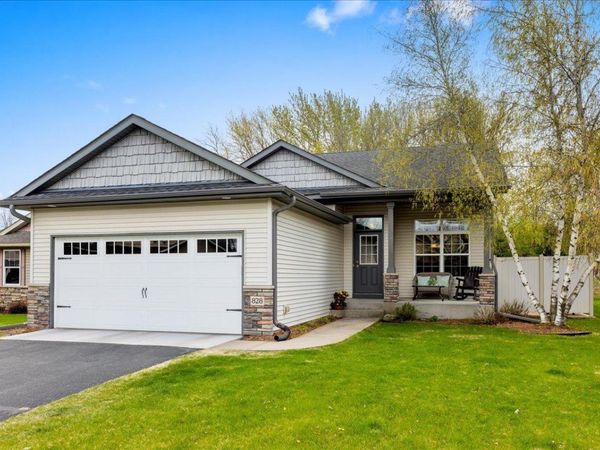 828 Winsome Way NW, Isanti, MN 55040