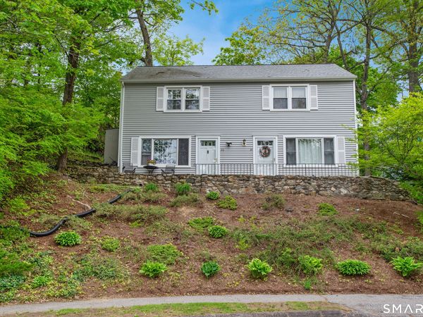 32 East Hills, Unit 32, New Canaan, CT 06840