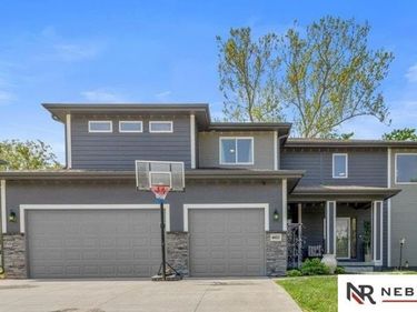 6421 Girard Street, Omaha, NE 68152