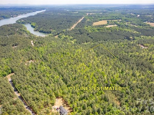 1518 W Paradise Harbor Drive , Connelly Springs, NC 28612