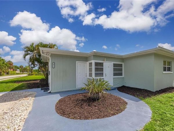 1015 10th AVE N, Unit 1011, NAPLES, FL 34102